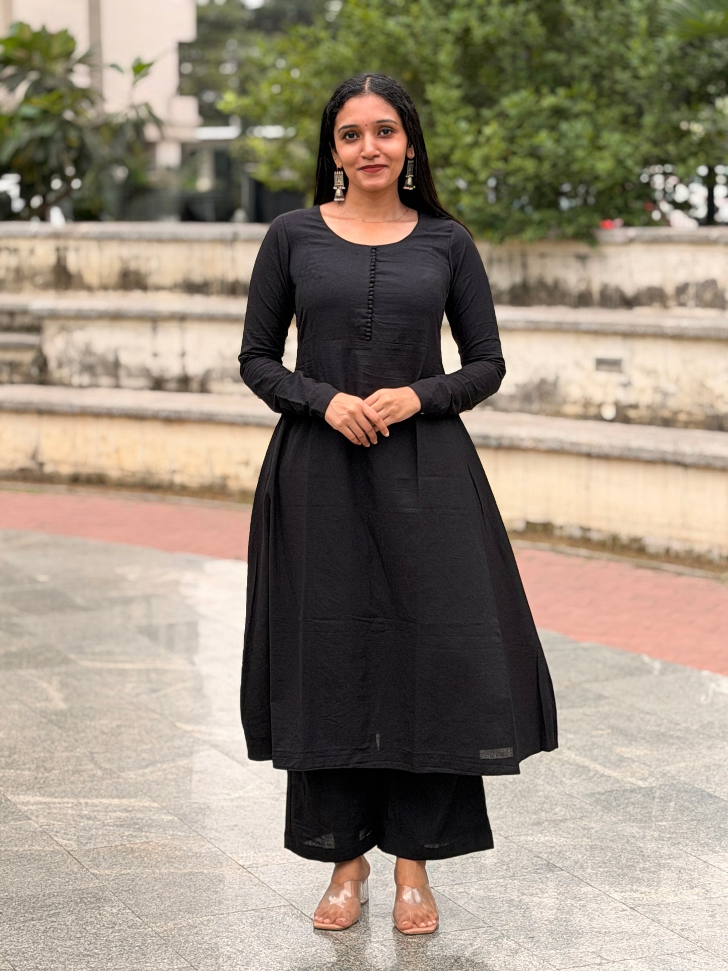 Thira - Black Cotton Parallel Pants