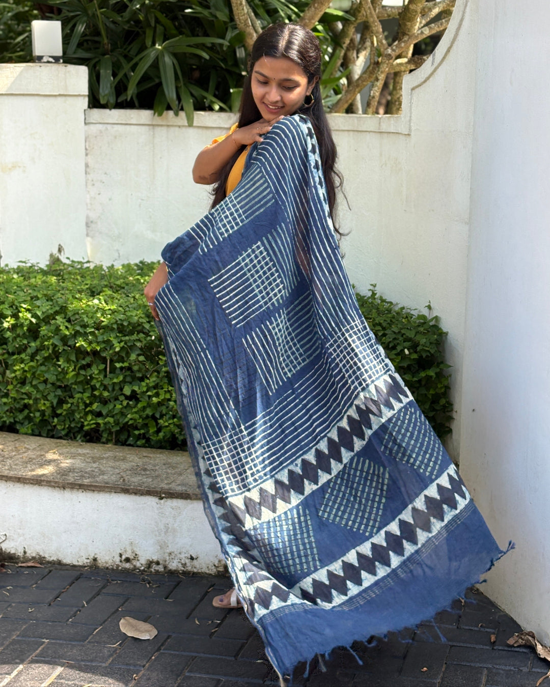 Sara Jacquard Cotton Kurta & Indigo Dupatta Set