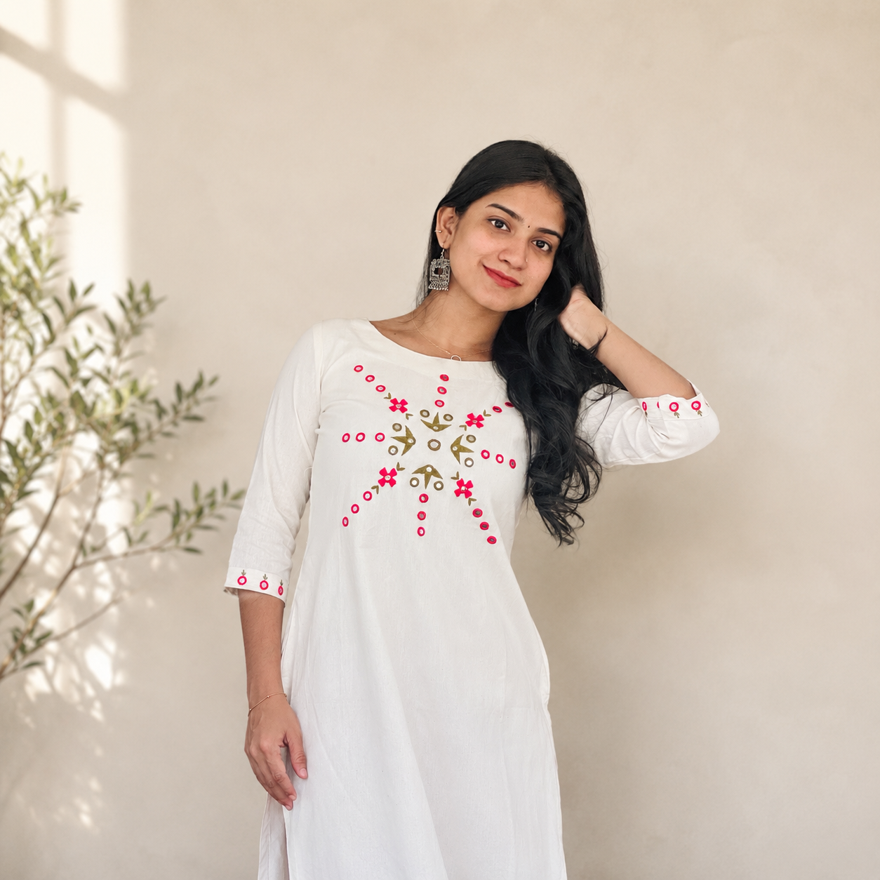 Laya - Embroidered White Straight Kurta