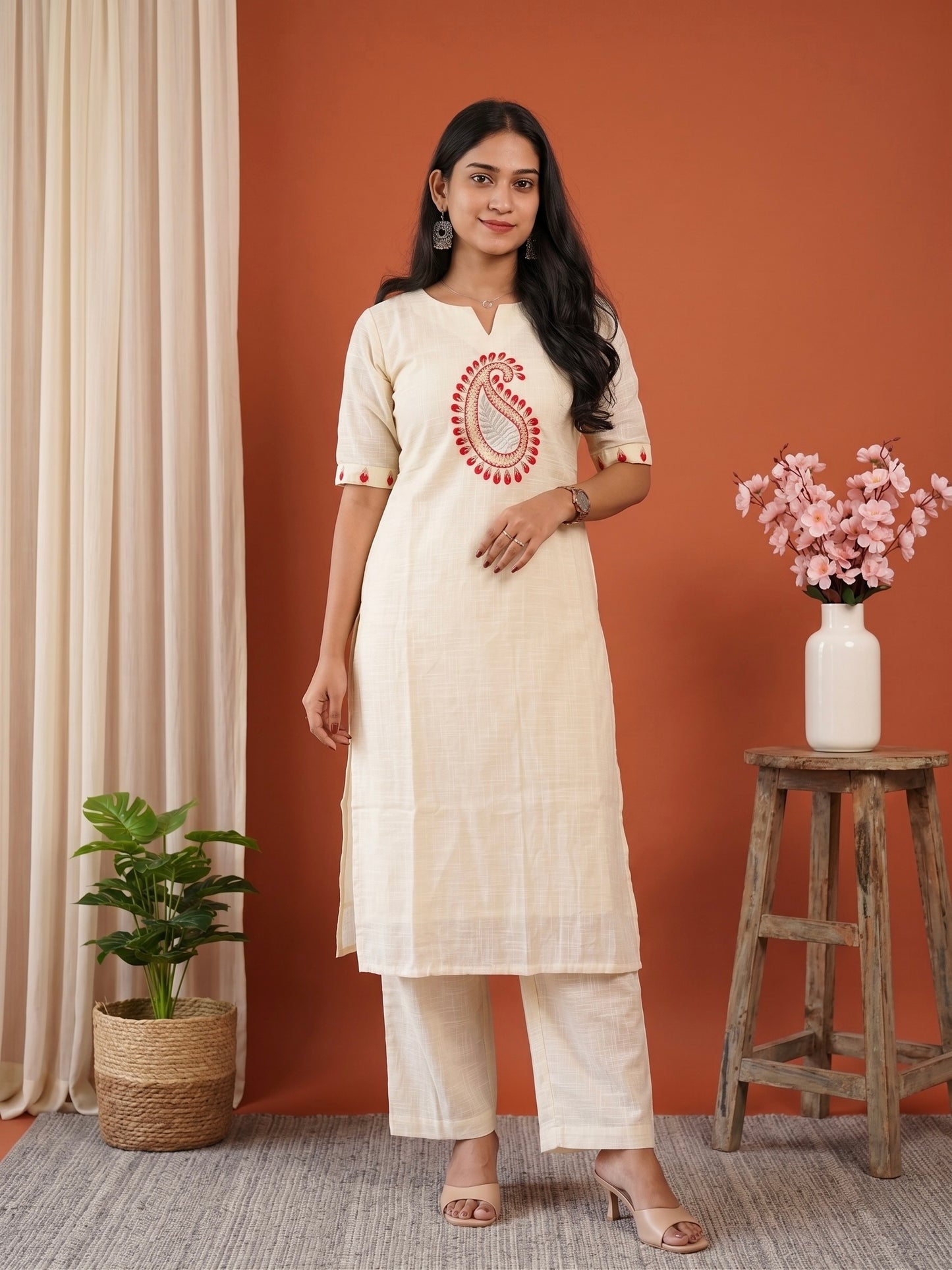 Aadhini - Embroidered White Straight Kurta