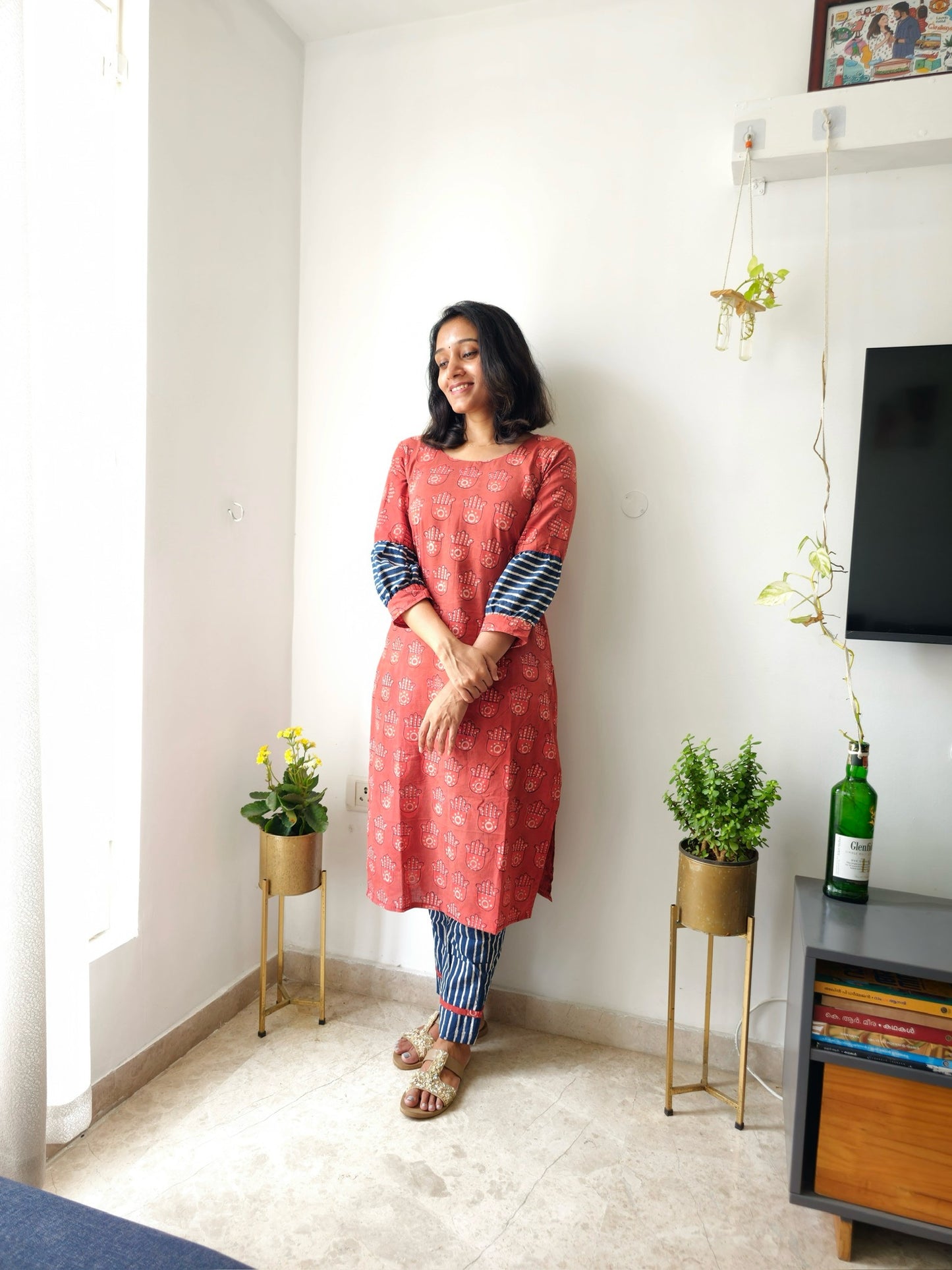 Mrinalini - Sanganeri Handblock Printed Kurta Set