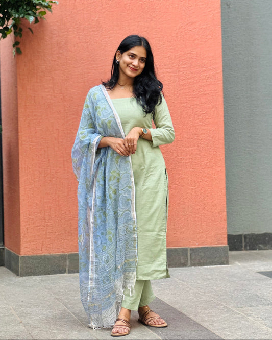 Sindhuja - Slub Cotton Kurta and Sanganeri Handblock Printed Dupatta Set