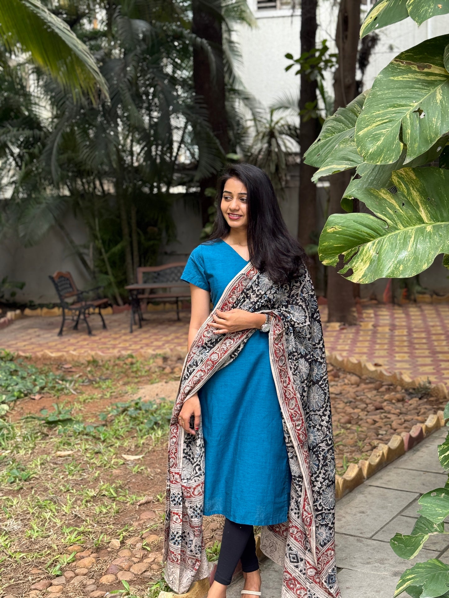 Varshini - Mangalgiri Kurta x Handblock Printed Kalamkari Dupatta