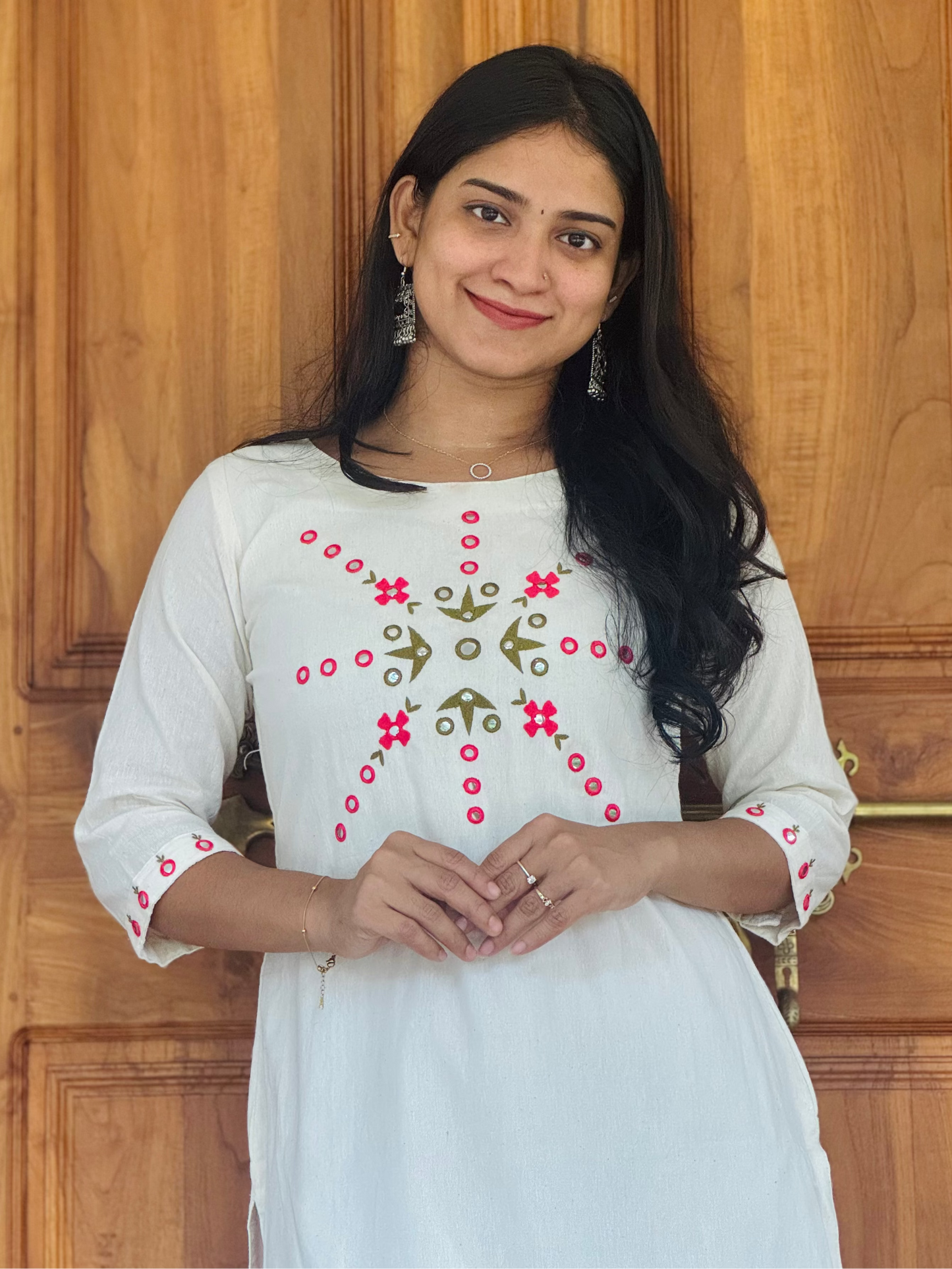 Laya - Embroidered White Straight Kurta
