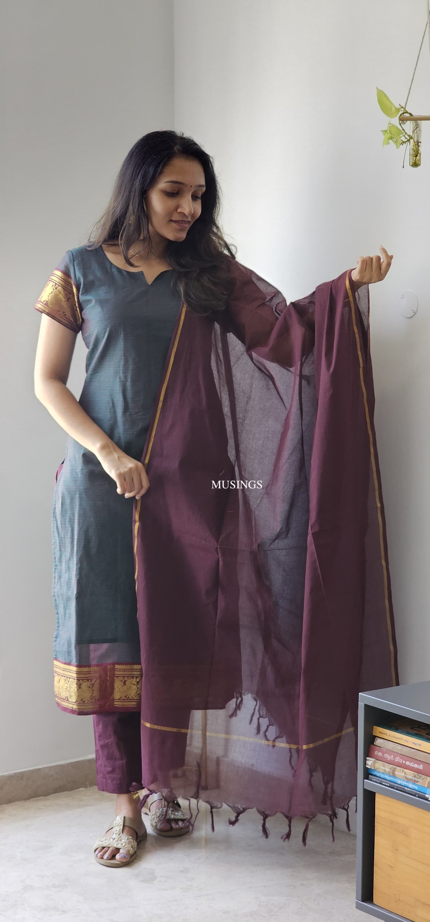 Azhagi - Mangalgiri Pattu Border Handwoven Kurta Set